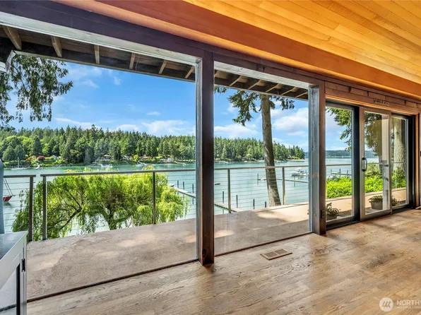 6490 NE Monte Vista Drive, Bainbridge Island, WA 98110