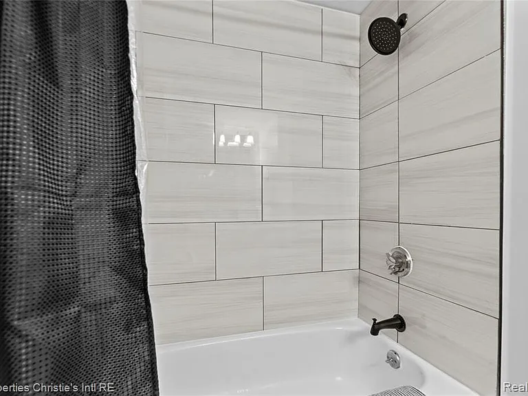 3320 Spinnaker Ln #17E — Photo 13