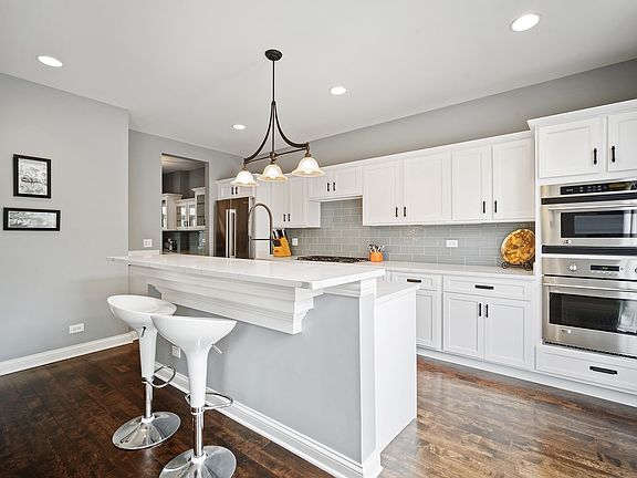 2nd image of 1894 Admiral Ct