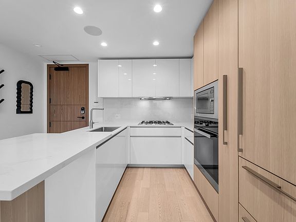 5th image of 6811 Pearson Way #904