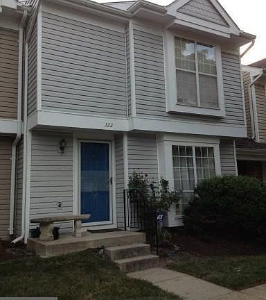 2nd image of 322 Lancaster Sq #322