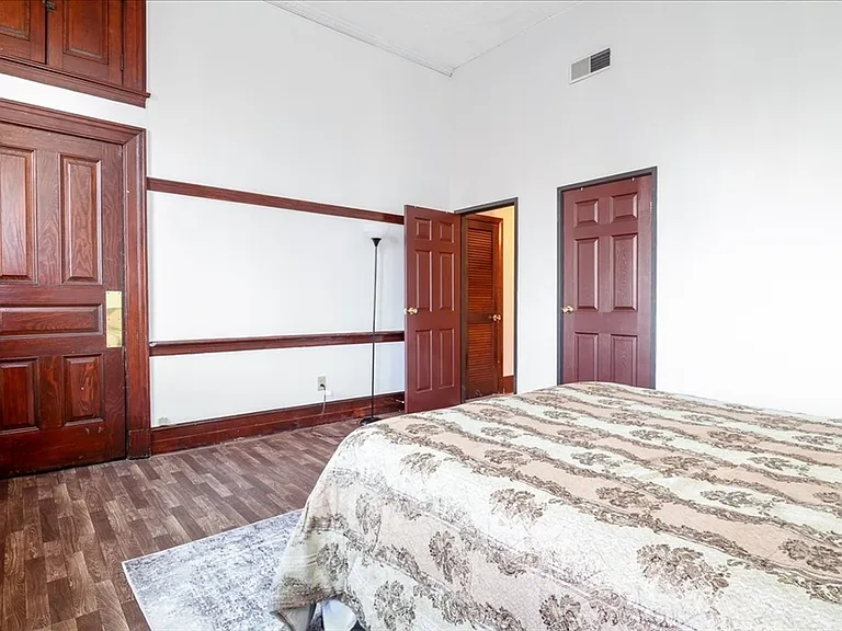 63 Illinois St #104 — Photo 13
