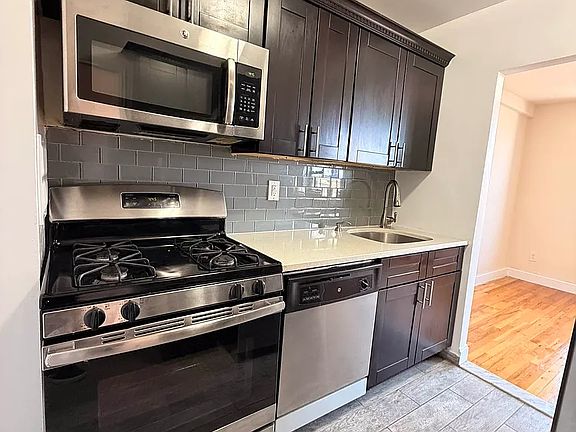 3rd image of 13955 35th Ave APT 6N