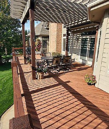 Back deck with pergola
