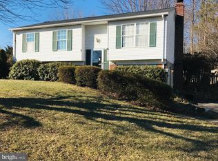 5820 Riverside Dr, Woodbridge, VA 22193