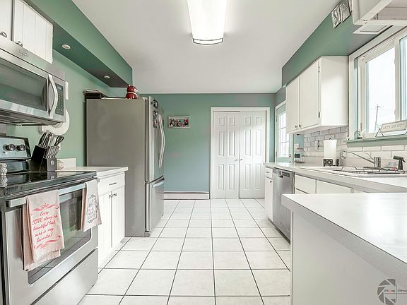 3rd image of 4804 Frank Dr