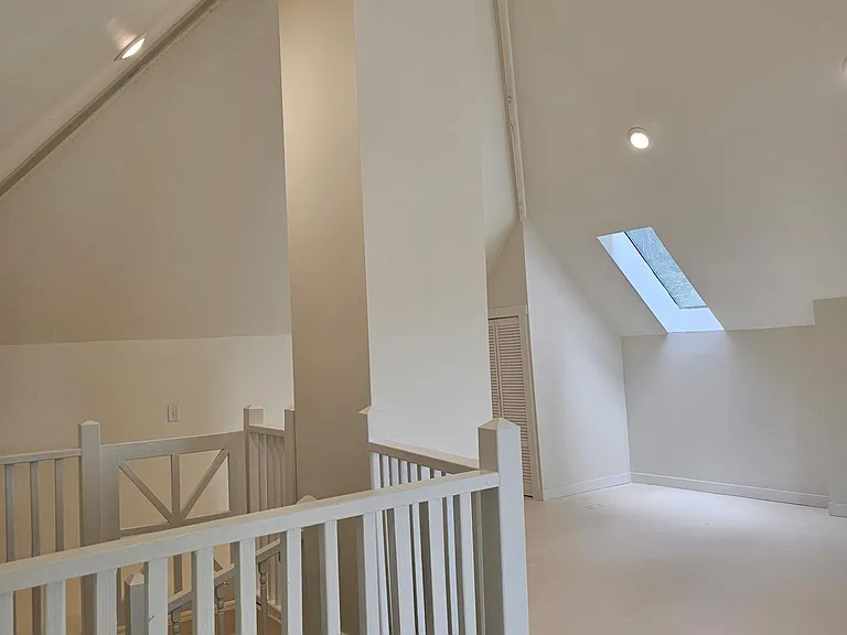 309 NE Graham St #A — Photo 5