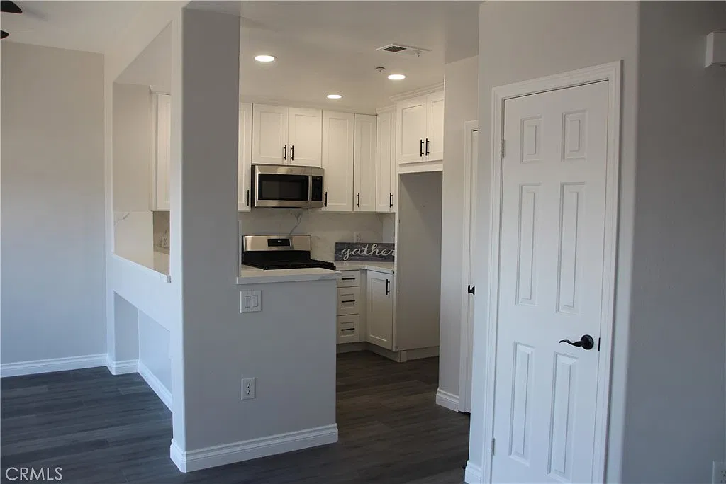 2 bed, 2.5 bath, 1337 sqft, $3,600 — Photo 4