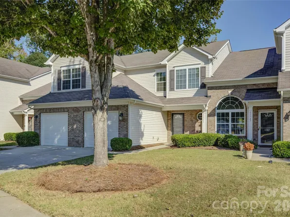 11743 Stockdale Ct, Pineville, NC 28134
