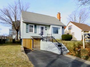 3448 Rowe Ave, Halifax, NS B3L4C7