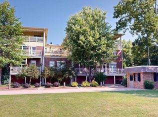 100 Edward St UNIT 4, Fort Atkinson, WI 53538