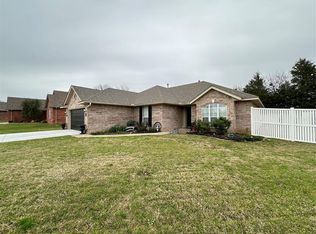 2711 Woodbridge Dr, Shawnee, OK 74804
