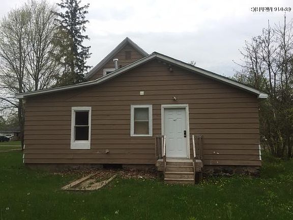 2nd image of 61 Willard Ave E