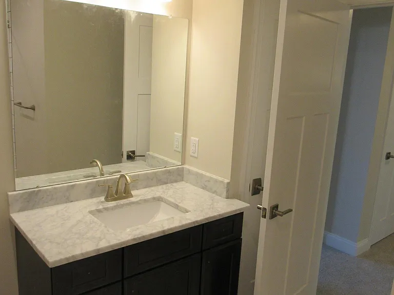 19 Riverside Dr — Photo 28