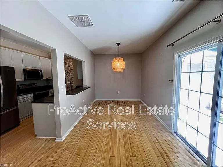 4581 Duffy Dr — Photo 4