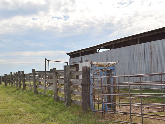 3rd image of 919 County Road 1174