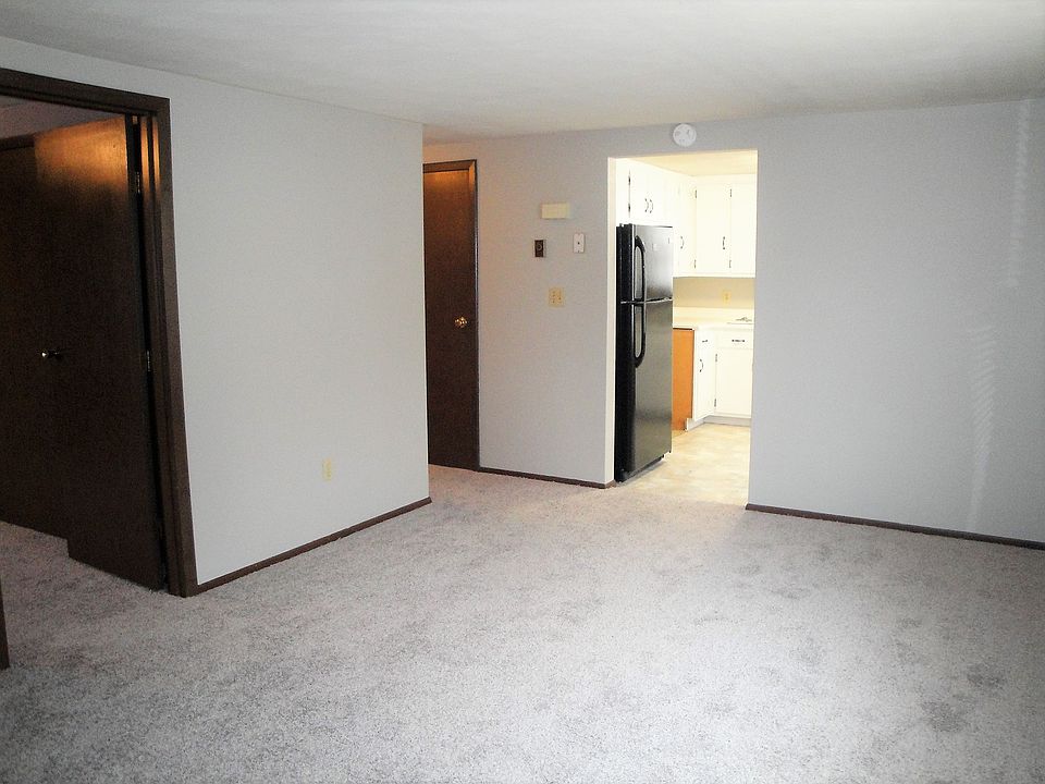 2nd image of 212 N Main St APT 3C