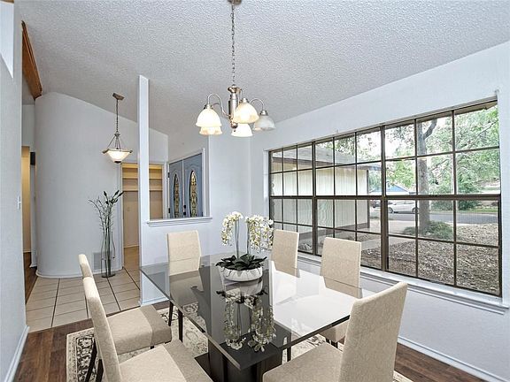 2nd image of 3403 Larkspur Way