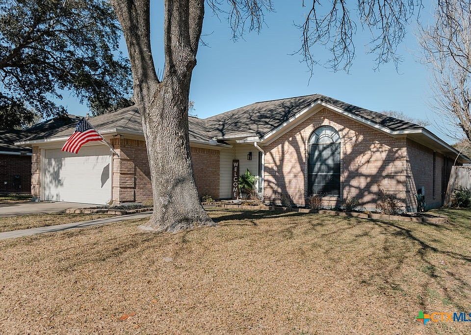 1st image of 204 Spur Dr