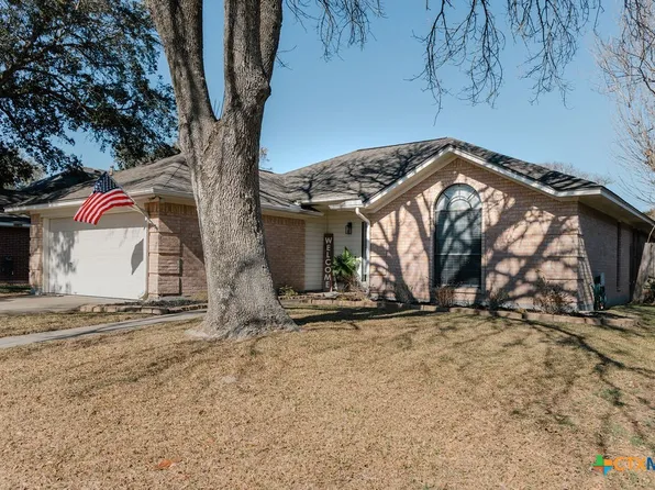 204 Spur Dr, Victoria, TX 77904