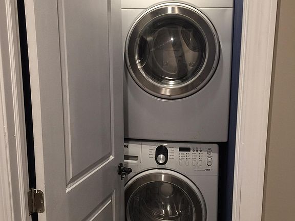 3rd image of 612 12th Ave S #B
