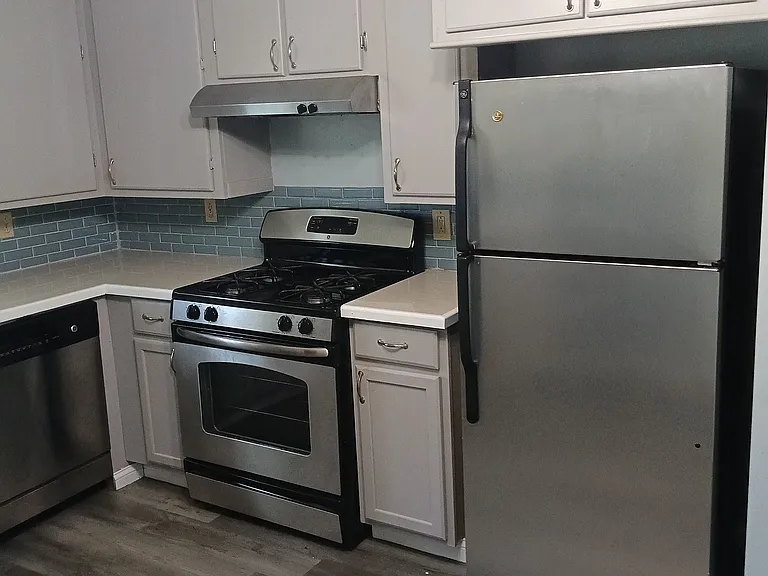 Pine Dr — Photo 17
