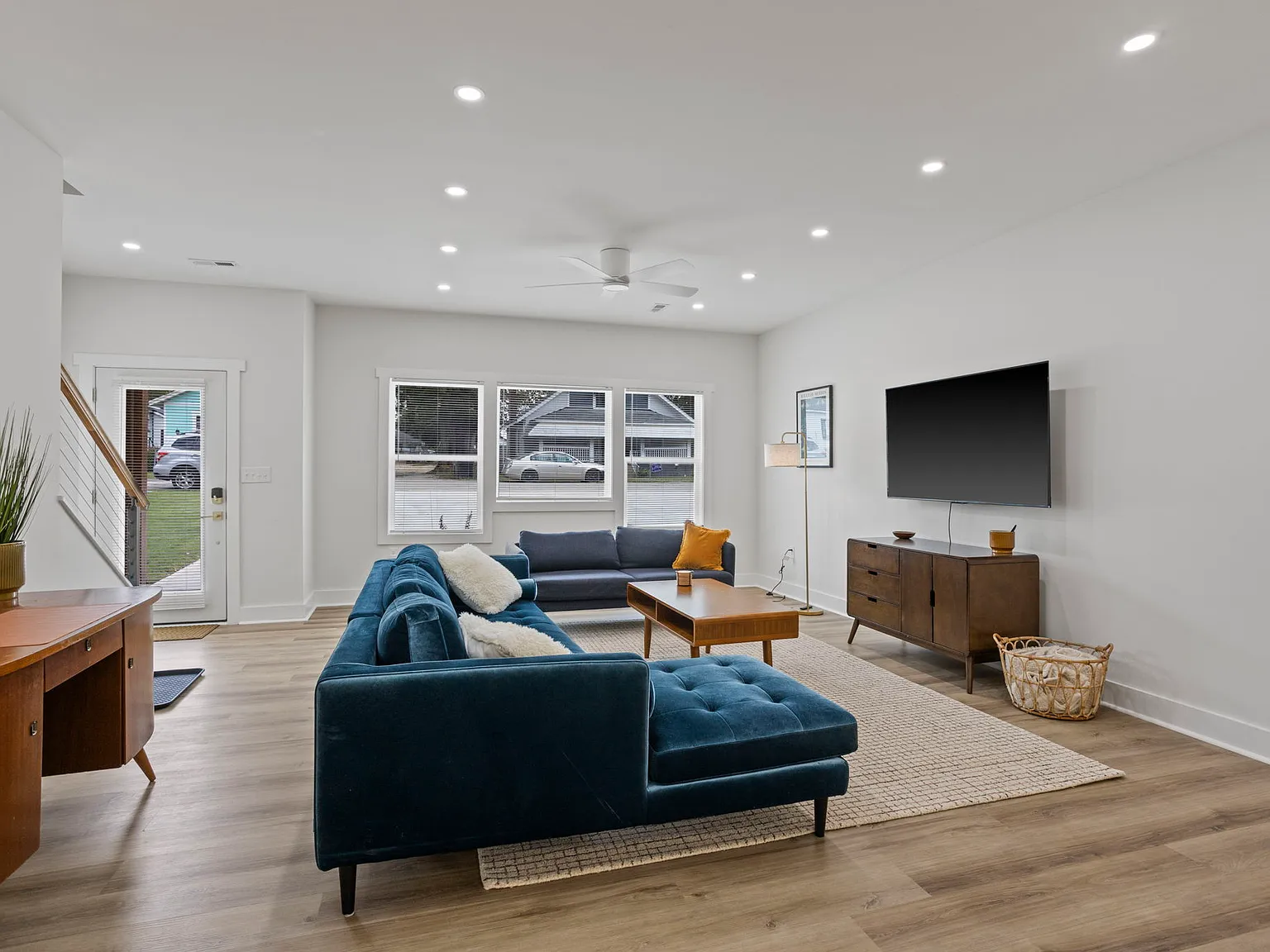 3 bed, 2.5 bath, 1550 sqft, $2,100 — Photo 4