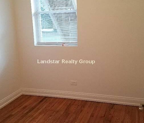 2nd image of 4056 N Milwaukee Ave #3