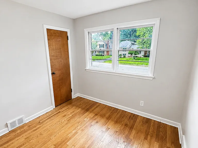 22 Springbrook Rd — Photo 26