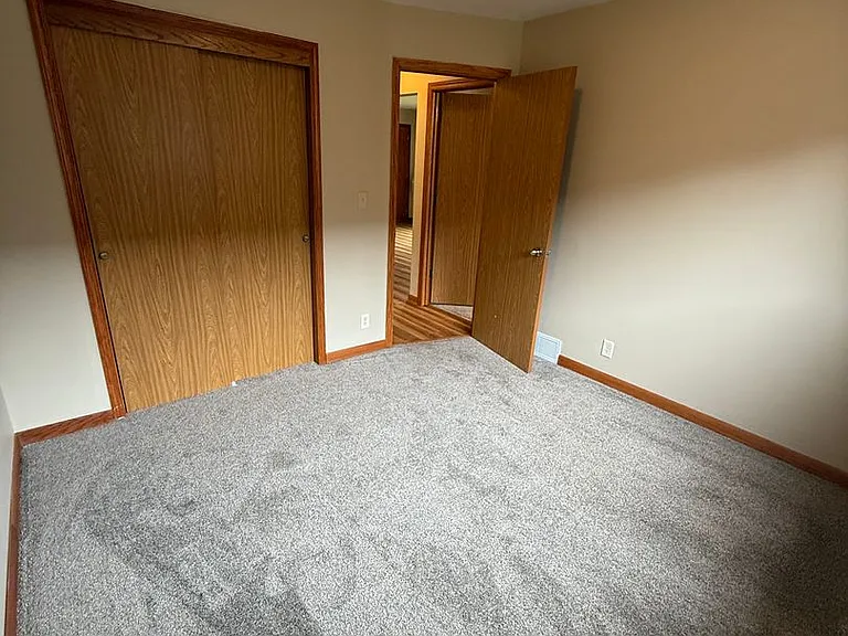 Evergreen Terrace Apartments — Photo 22