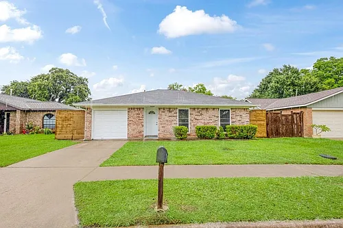 1303 Gamma St Photo 1