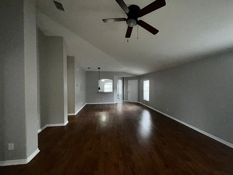 2620 Regency Oak Ln — Photo 11