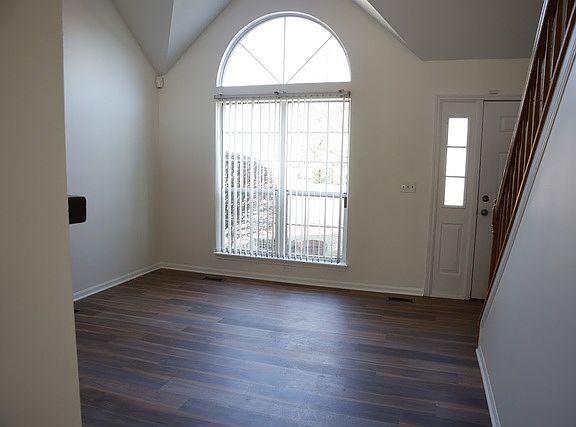 4th image of 263 Knoxbury Ct