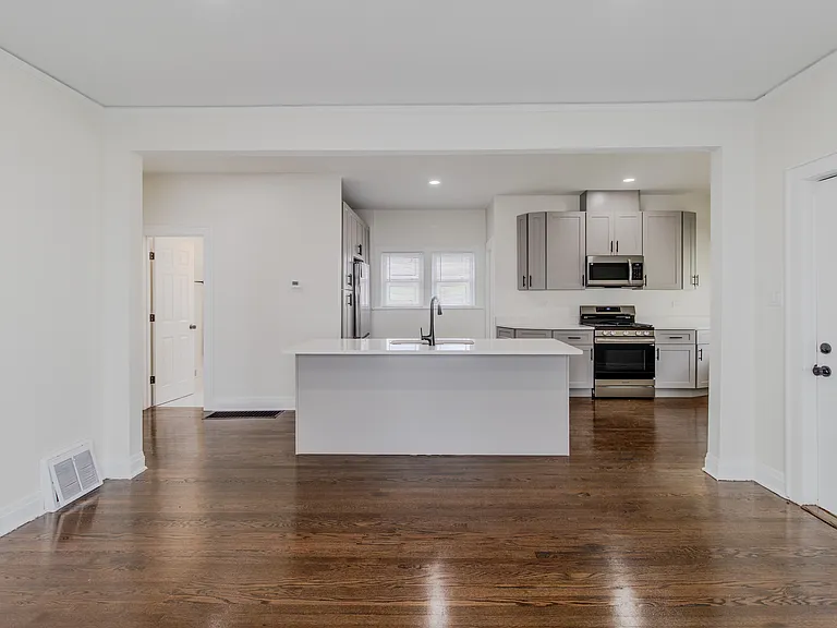 1753 Taft St — Photo 5