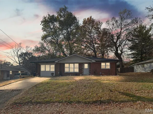 123 Pawnee Dr, Swansea, IL 62226