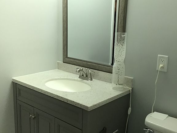 4th image of 802 Richardson Dr