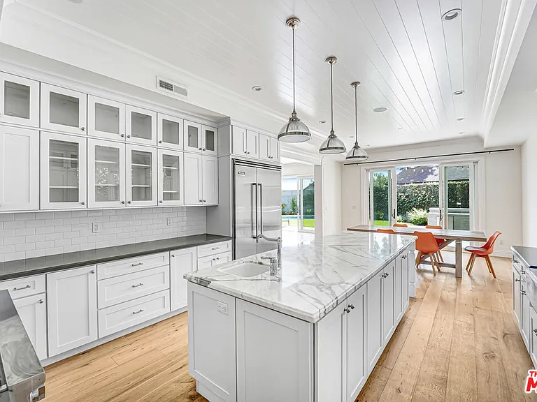 11540 Clover Ave — Photo 8