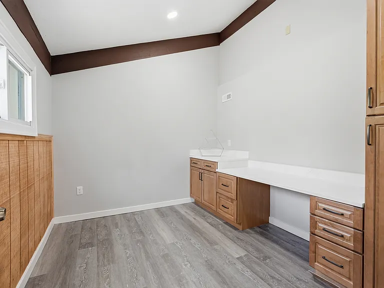 19200 Merriman Ct — Photo 2