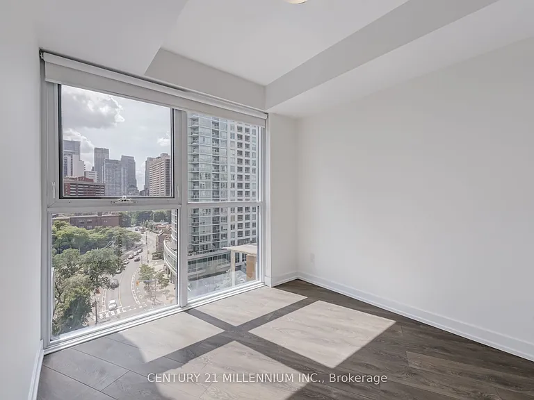 159 Wellesley St E #708 — Photo 6