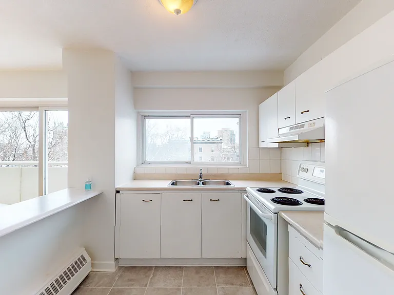 60 Daly Ave — Photo 24