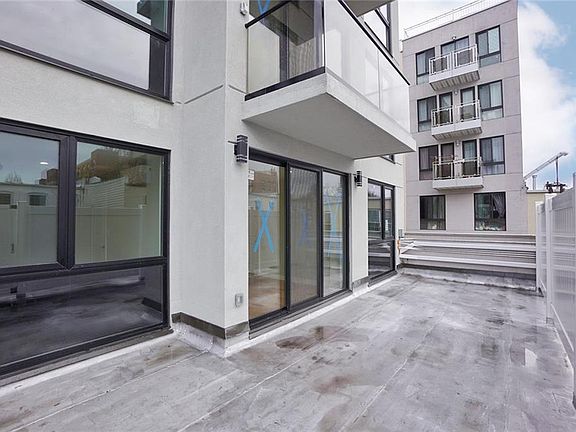 4th image of 915 55th St APT 5B