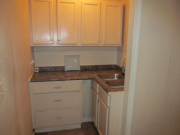 4th image of 4902-5L Westwood Park Dr