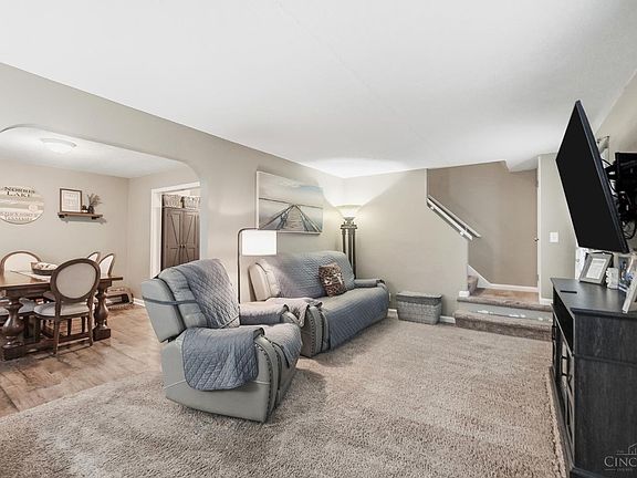 5th image of 809 Eaton Ave
