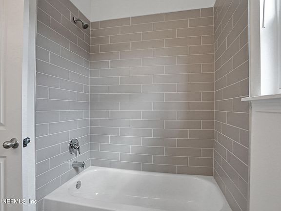5th image of 52 WETLAND Avenue #39
