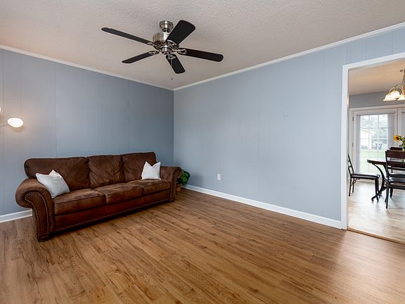 3rd image of 1100 Margaret Dr