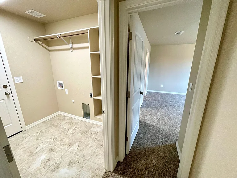 488 S Santa Rosalia — Photo 21