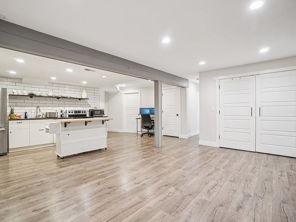 1st image of 865 W Clover Meadow Cir