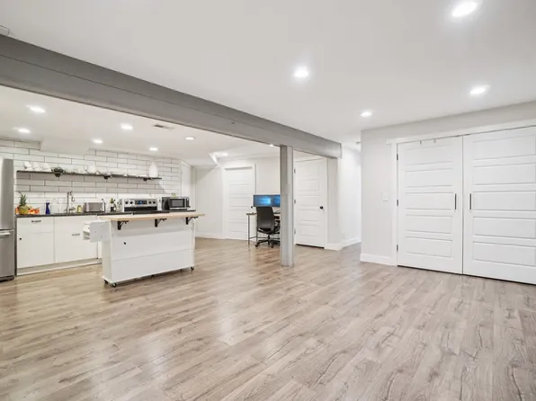 865 W Clover Meadow Cir, Murray, UT 84123