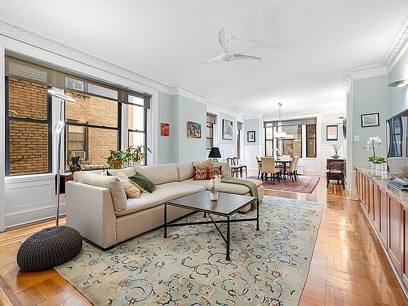 3rd image of 200 W 54th St APT 9G