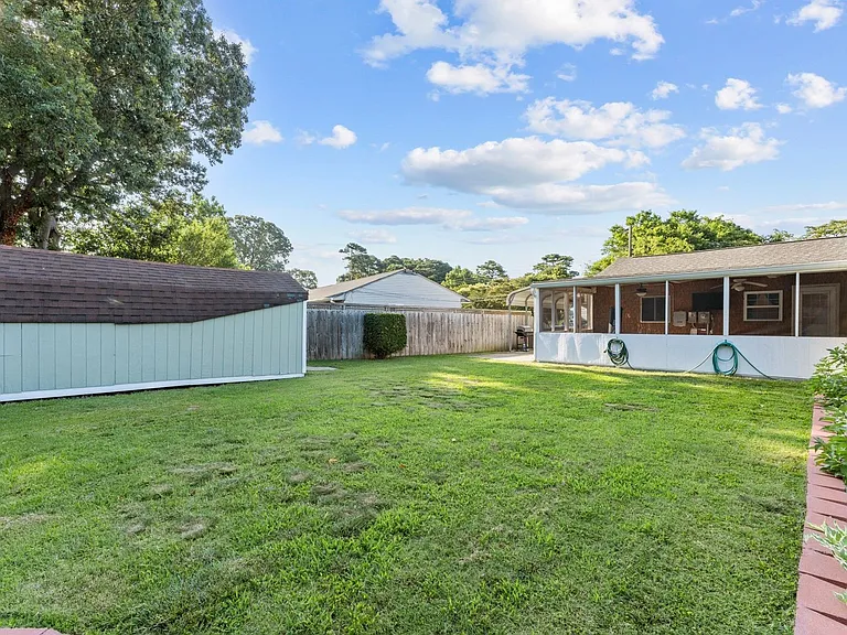 780 Meade Ln — Photo 29